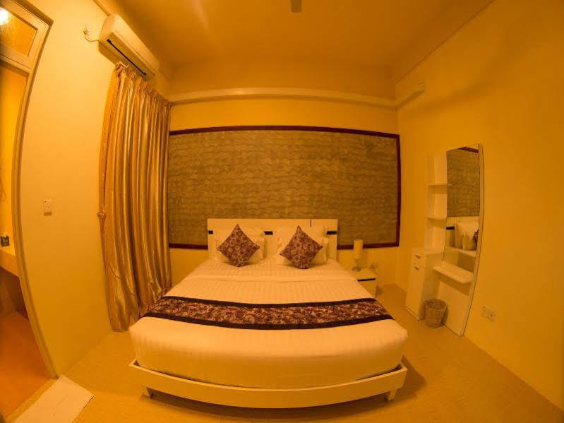 Viluxer Veyli & Diving Hotel Fuvahmulah Exterior photo