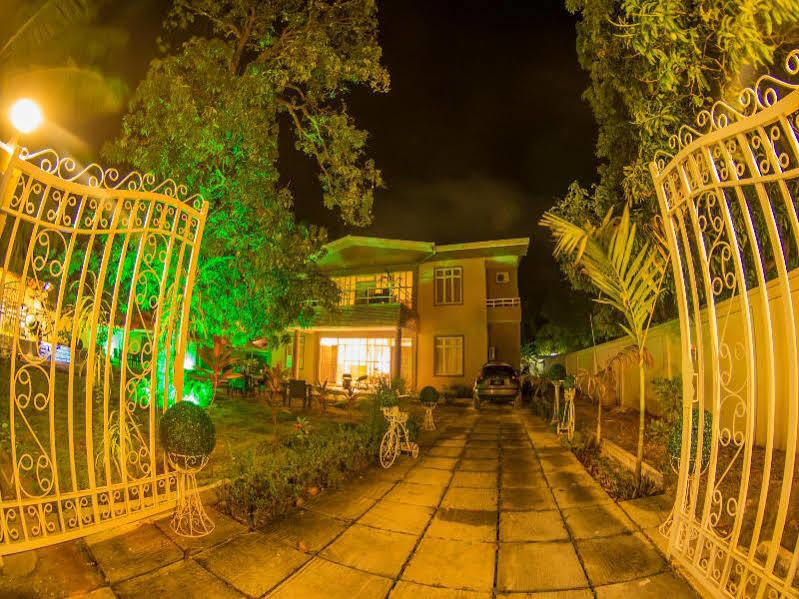 Viluxer Veyli & Diving Hotel Fuvahmulah Exterior photo